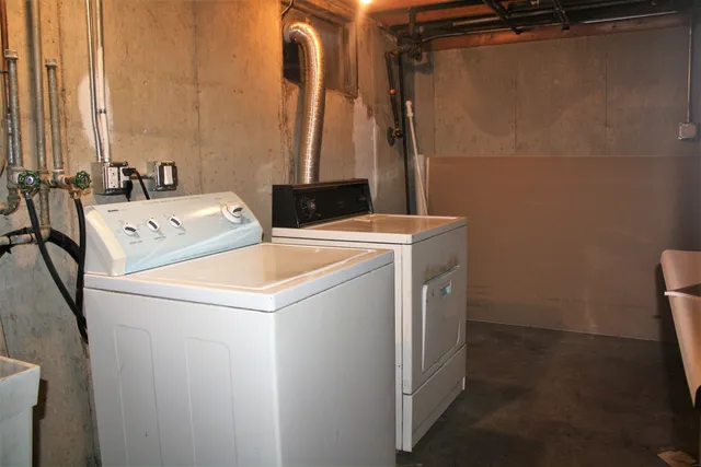 $429,000 | 831 East South Broadway Avenue, Lombard, IL 60148