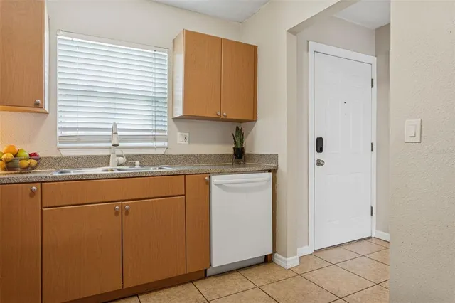 $175,000 | 14421 Americana Circle, Unit 204, Tampa, FL 33613