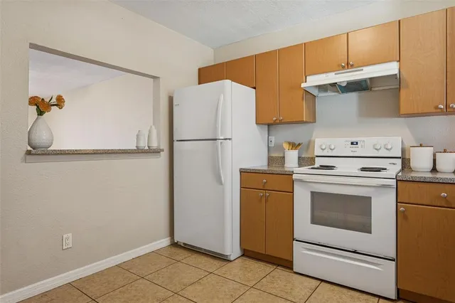 $175,000 | 14421 Americana Circle, Unit 204, Tampa, FL 33613