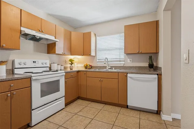 $175,000 | 14421 Americana Circle, Unit 204, Tampa, FL 33613