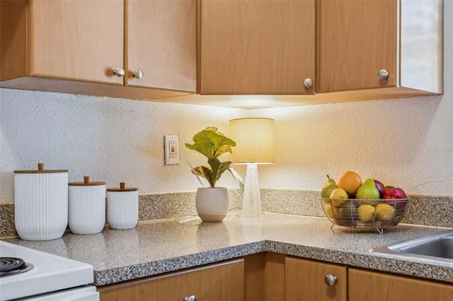 $175,000 | 14421 Americana Circle, Unit 204, Tampa, FL 33613