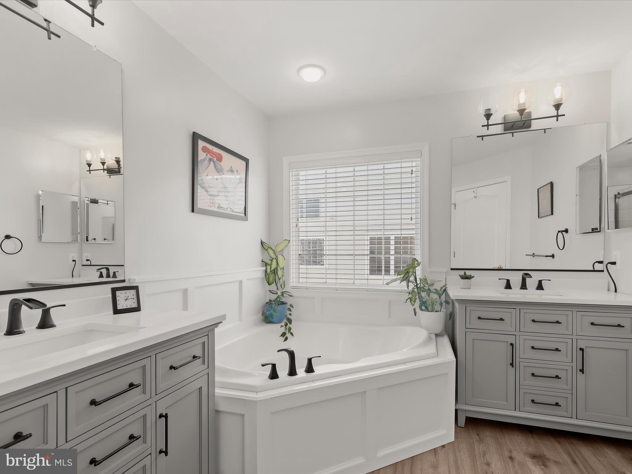 10234 Brighton Ridge Way, Unit 105 Columbia, MD 21044 - Photo 21 of 40 Primary Bathroom