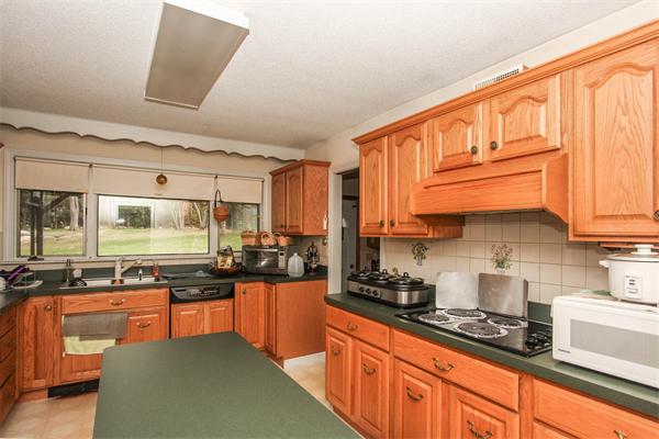 130 Whitaker Road Westfield, MA 01085 - Photo 12 of 30 Gallery Image 12
