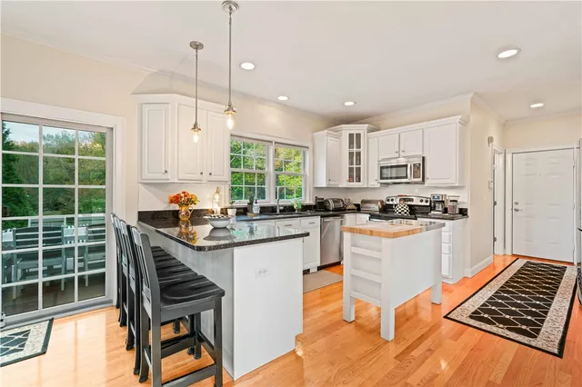 $949,000 | 17 Sassafras Road, Rehoboth, MA 02769
