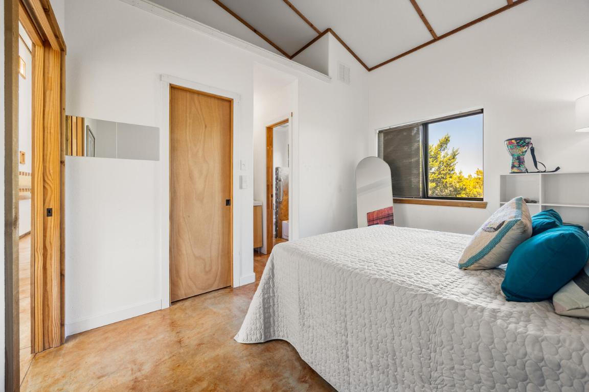 650 Angel Fire Drive Dripping Springs, TX 78620 - Photo 16 of 39 Bedroom 2