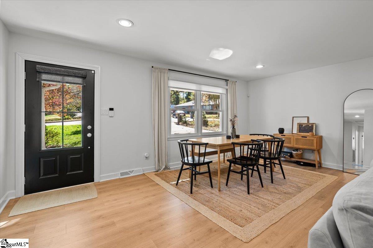 33 South Del Norte Road Greenville, SC 29615 - Photo 4 of 22 Gallery Image 4