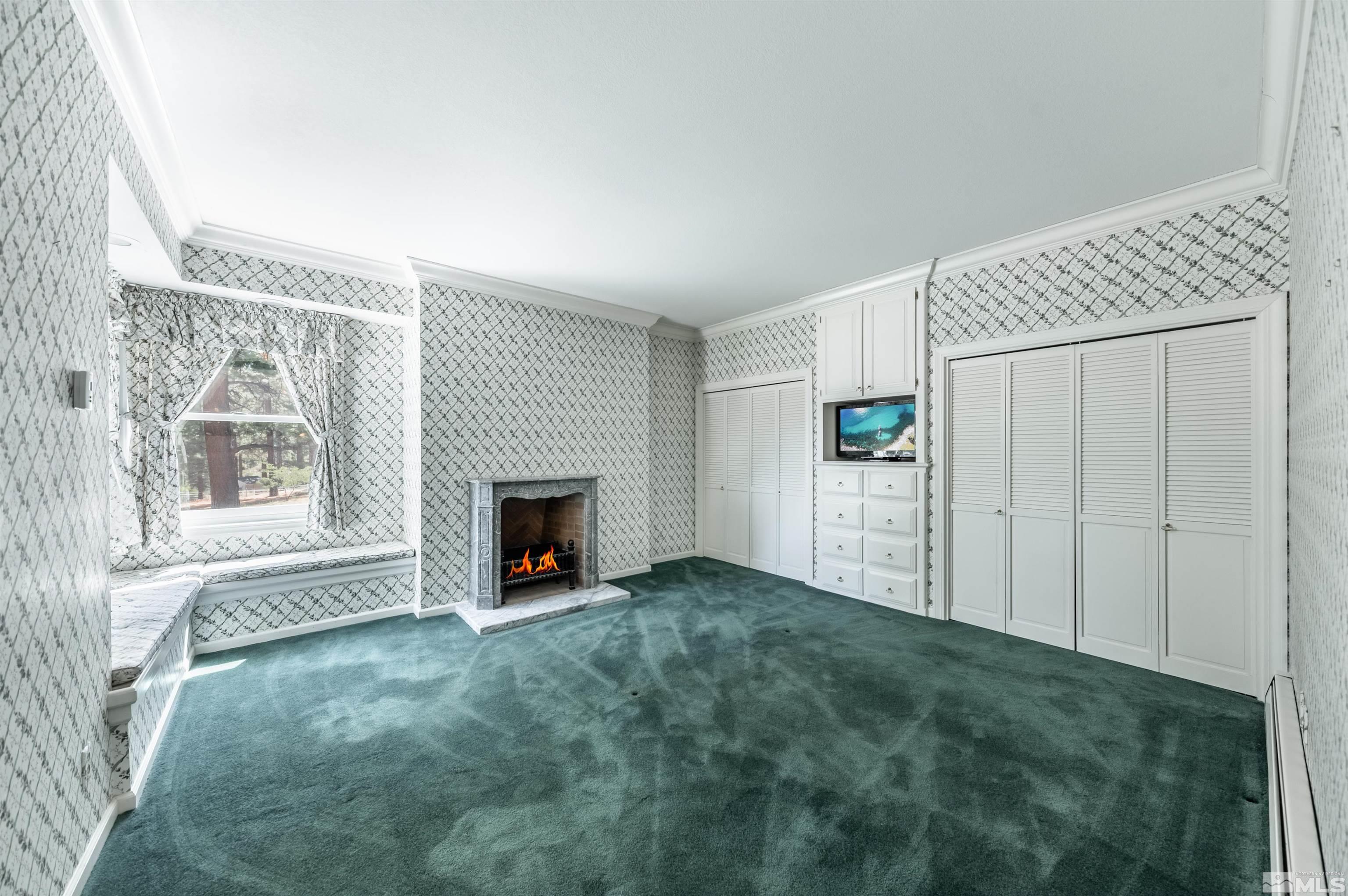 7250 Franktown Road Washoe Valley, NV 89704 - Photo 28 of 40 a view of a livingroom with a fireplace