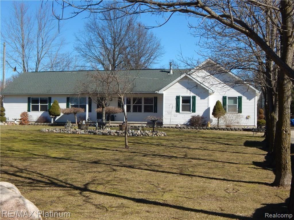 21925 Dickinson Road New Boston, MI 48164 - Photo 3 of 63 Gallery Image 3