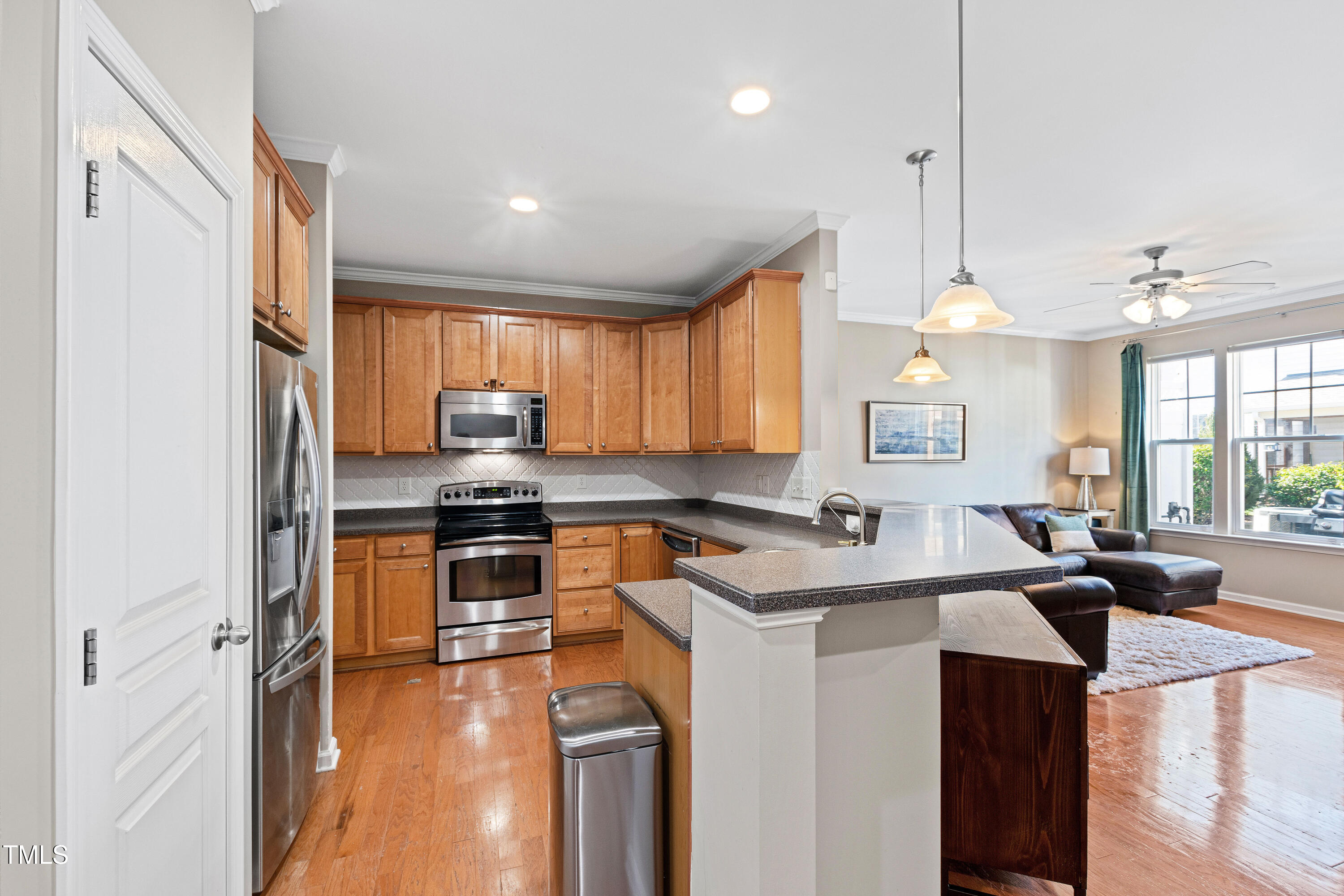 4606 Kings Garden Road Raleigh, NC 27612 - Photo 4 of 27 Kitchen:Living Room