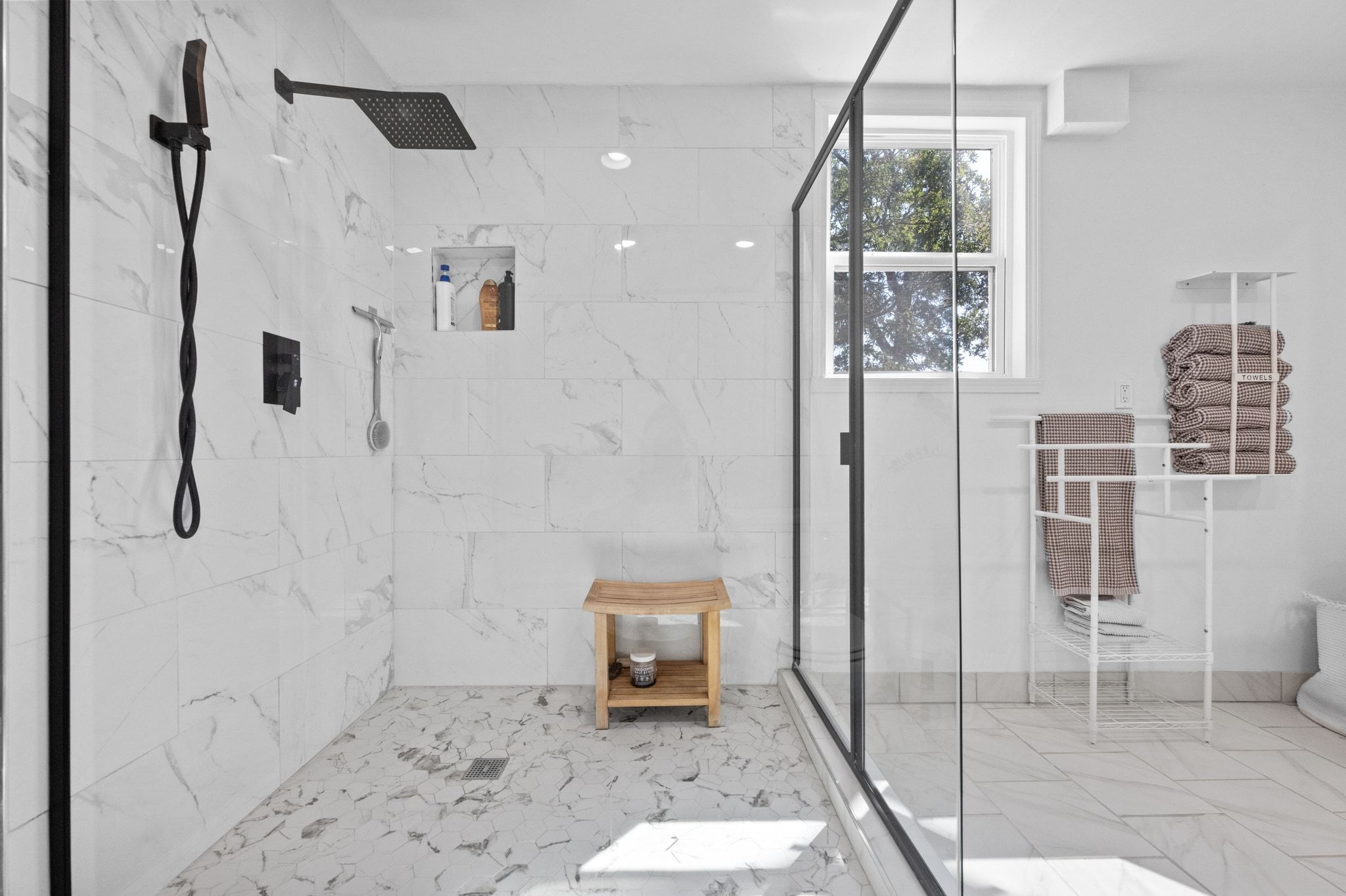 376 Jones Road Cedar Creek, TX 78612 - Photo 12 of 40 a bathroom with a shower