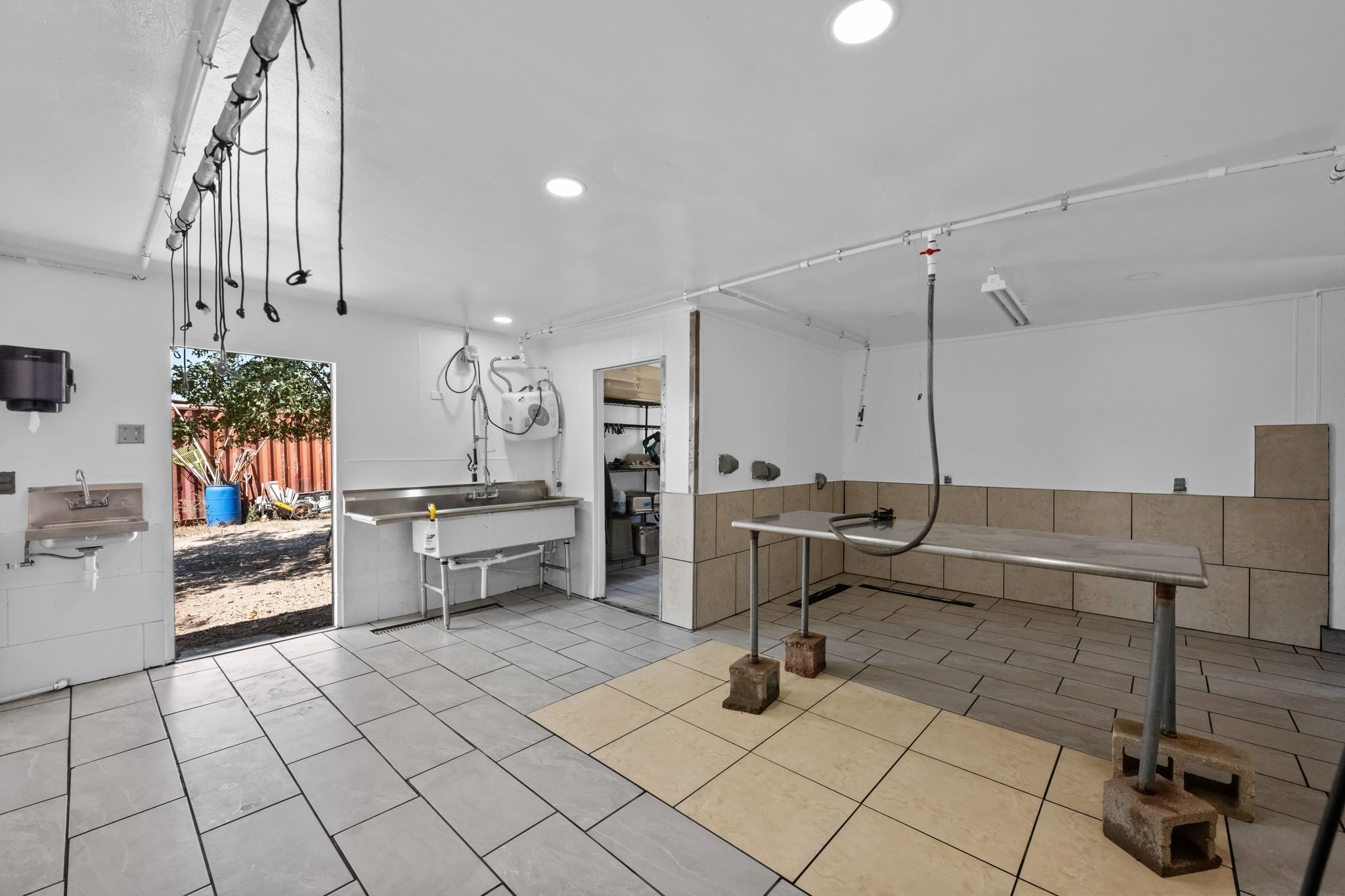 376 Jones Road Cedar Creek, TX 78612 - Photo 23 of 40 a living room with furniture and a table