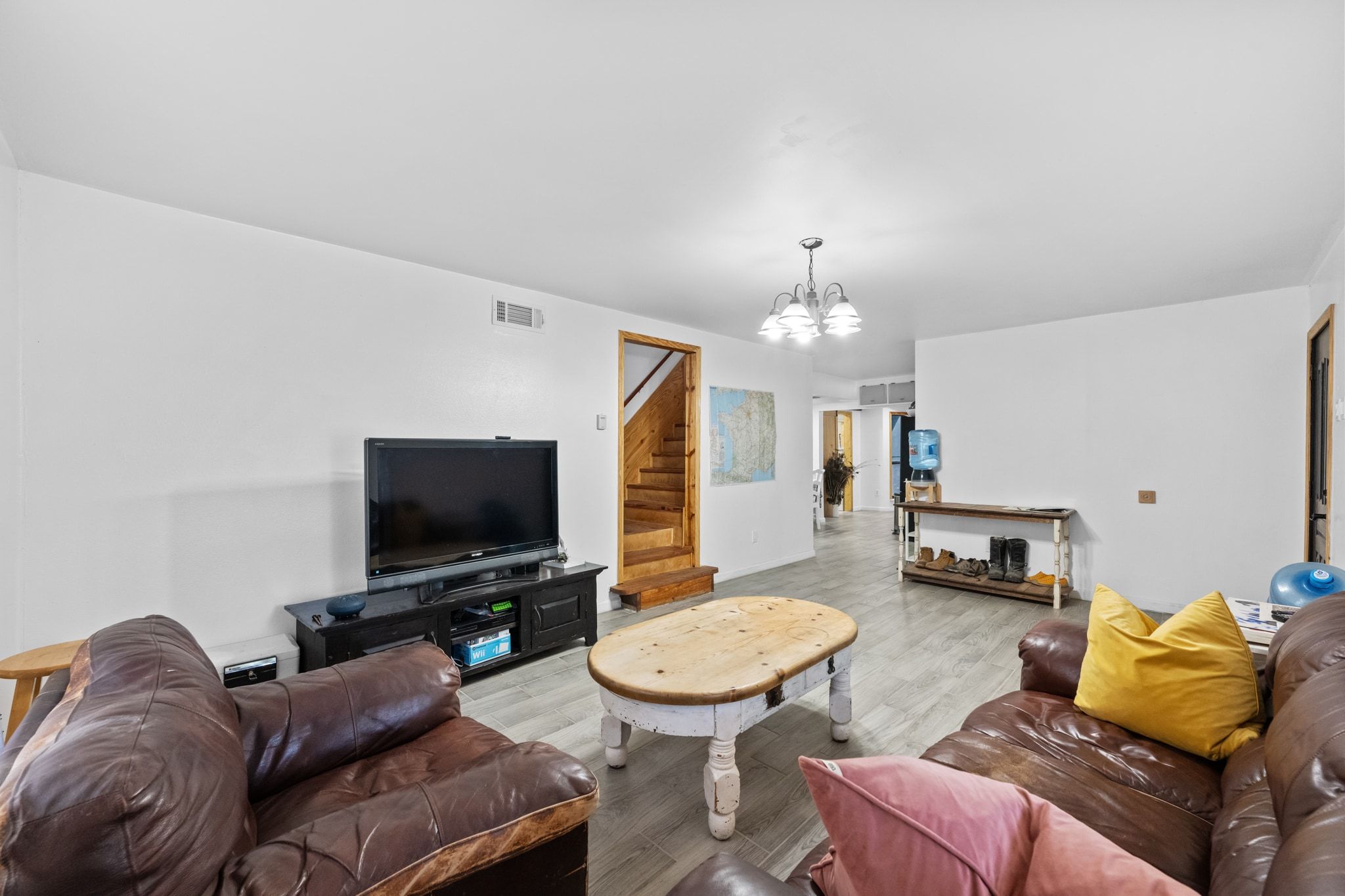 376 Jones Road Cedar Creek, TX 78612 - Photo 6 of 40 a living room with furniture and a flat screen tv