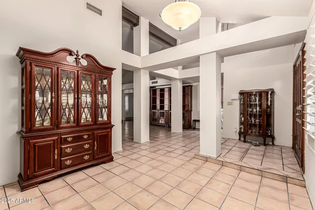 a view of a entryway with interior of the house