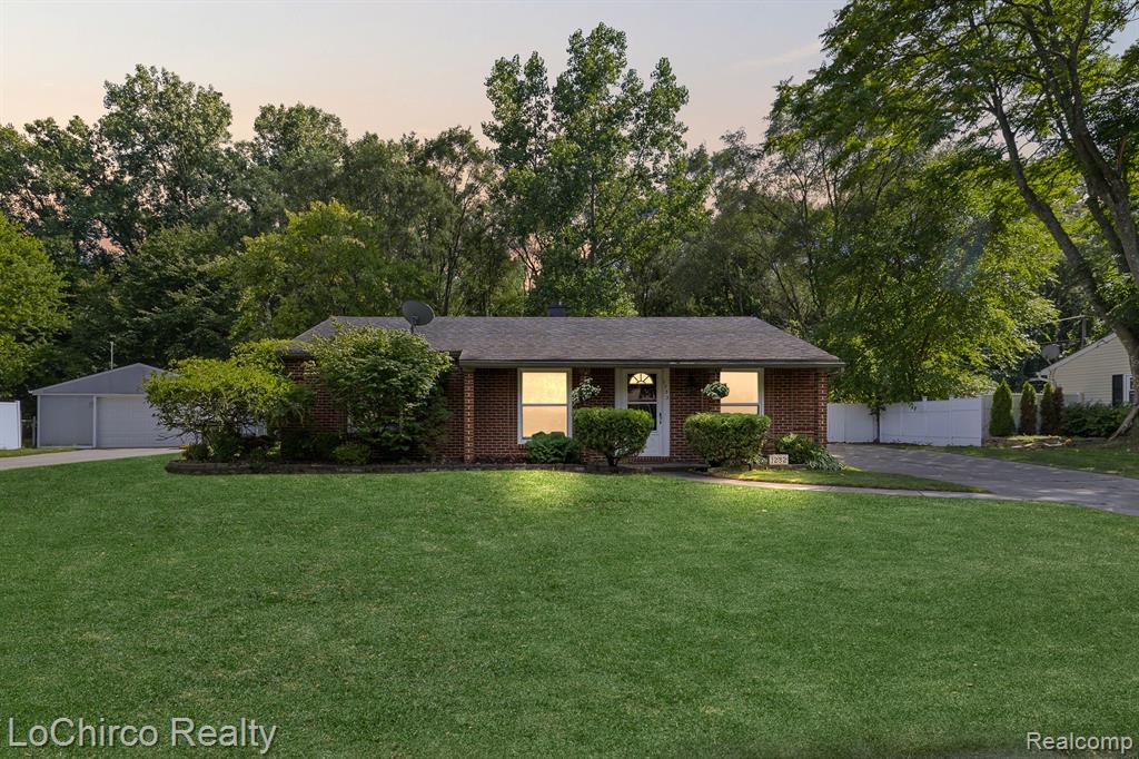 1232 Avon Manor Road Rochester Hills, MI 48307 - Photo 1 of 45