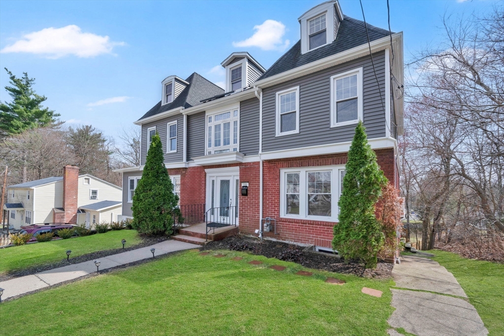 186 Belvidere Street Springfield, MA 01108 - Photo 2 of 41