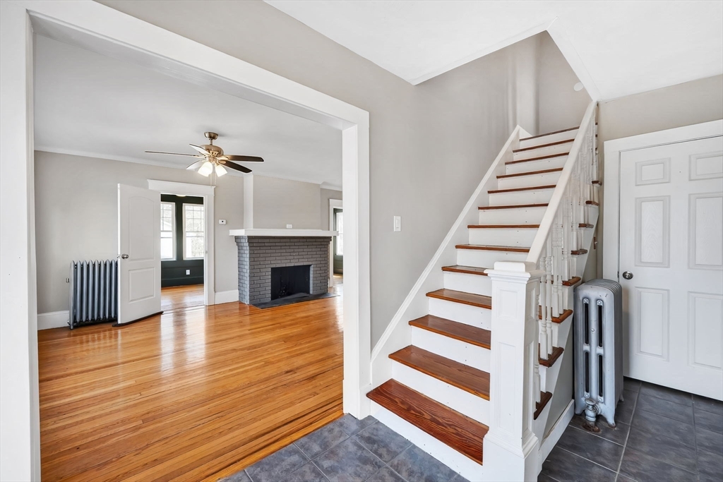 186 Belvidere Street Springfield, MA 01108 - Photo 4 of 41