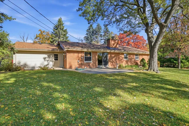 $399,900 | 14235 West Maylore Drive, New Berlin, WI 53151