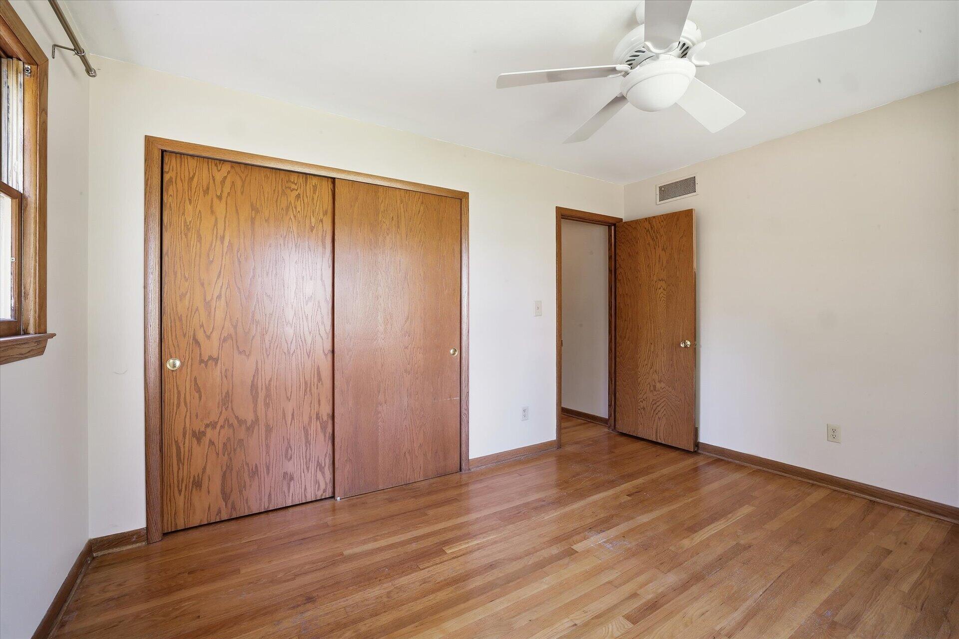 14235 West Maylore Drive New Berlin, WI 53151 - Photo 22 of 40 Primary Bedroom w/HWFs