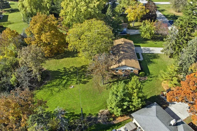 $399,900 | 14235 West Maylore Drive, New Berlin, WI 53151