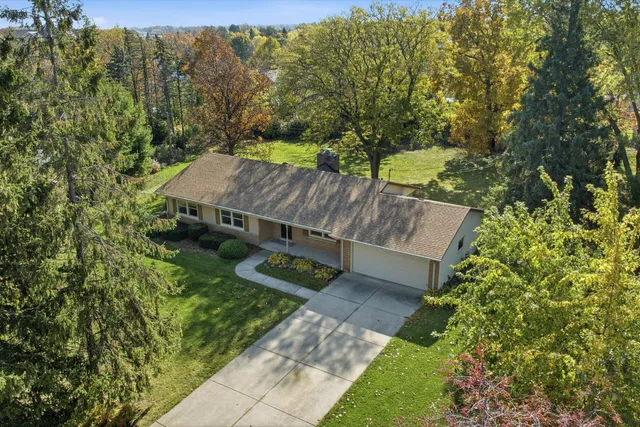 $399,900 | 14235 West Maylore Drive, New Berlin, WI 53151