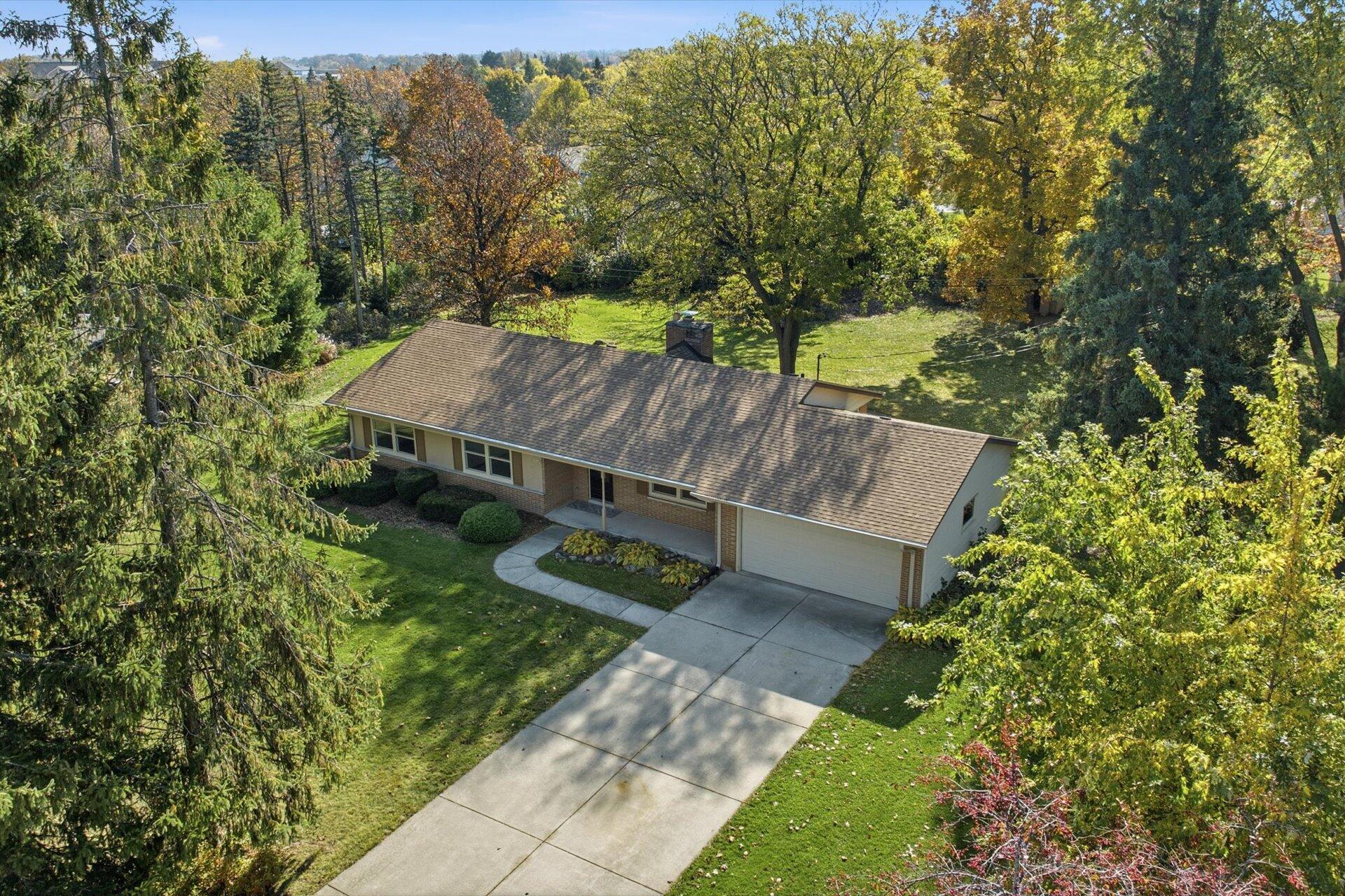 14235 West Maylore Drive New Berlin, WI 53151 - Photo 3 of 40 Aerial View
