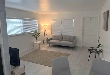 $1,800 | 1638 Plunkett Street, Unit 4, Hollywood, FL 33020