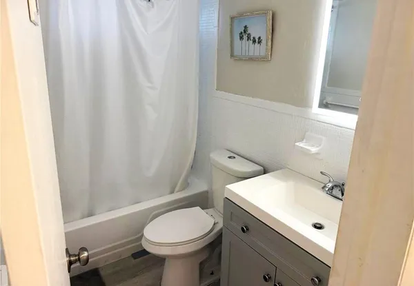 $1,800 | 1638 Plunkett Street, Unit 4, Hollywood, FL 33020