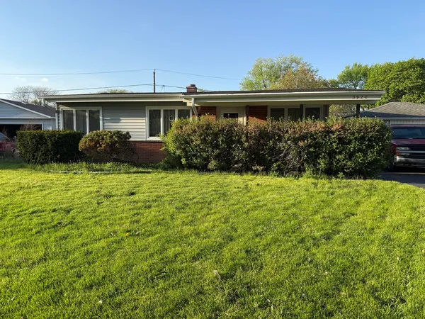 $350,000 | 3920 Wren Court, Rolling Meadows, IL 60008
