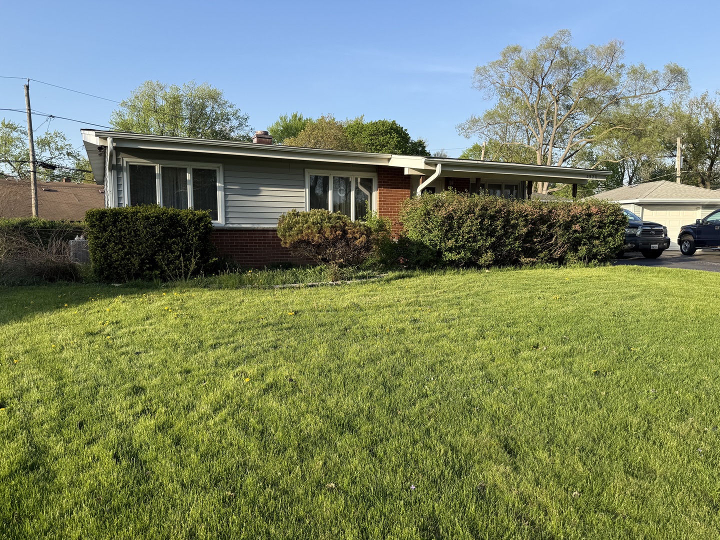 3920 Wren Court Rolling Meadows, IL 60008 - Photo 2 of 19