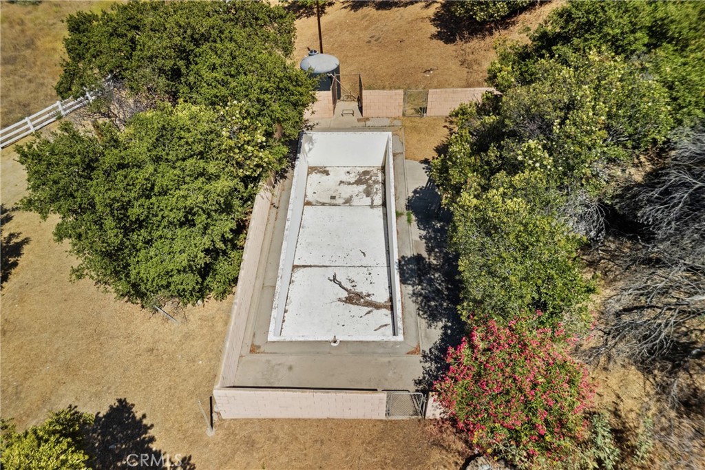 27772 Parker Road Castaic, CA 91384 - Photo 9 of 31