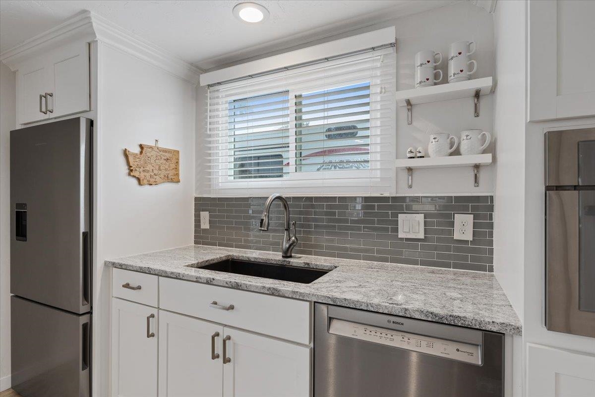 40589 Westline Road Loon Lake, WA 99148 - Photo 14 of 44