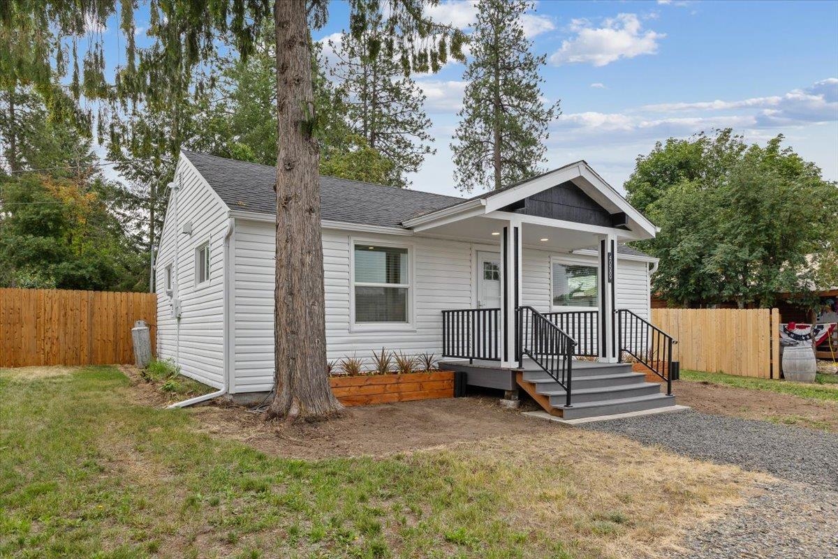 40589 Westline Road Loon Lake, WA 99148 - Photo 2 of 44