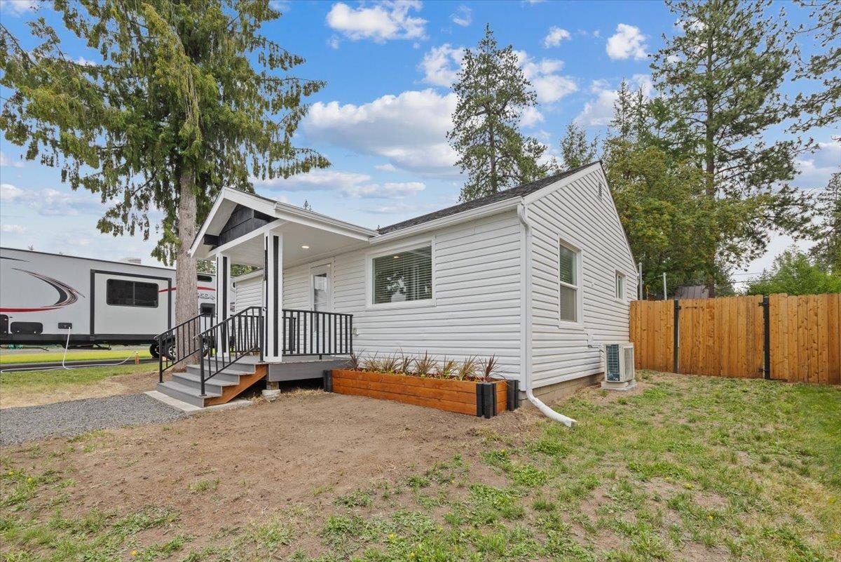 40589 Westline Road Loon Lake, WA 99148 - Photo 3 of 44