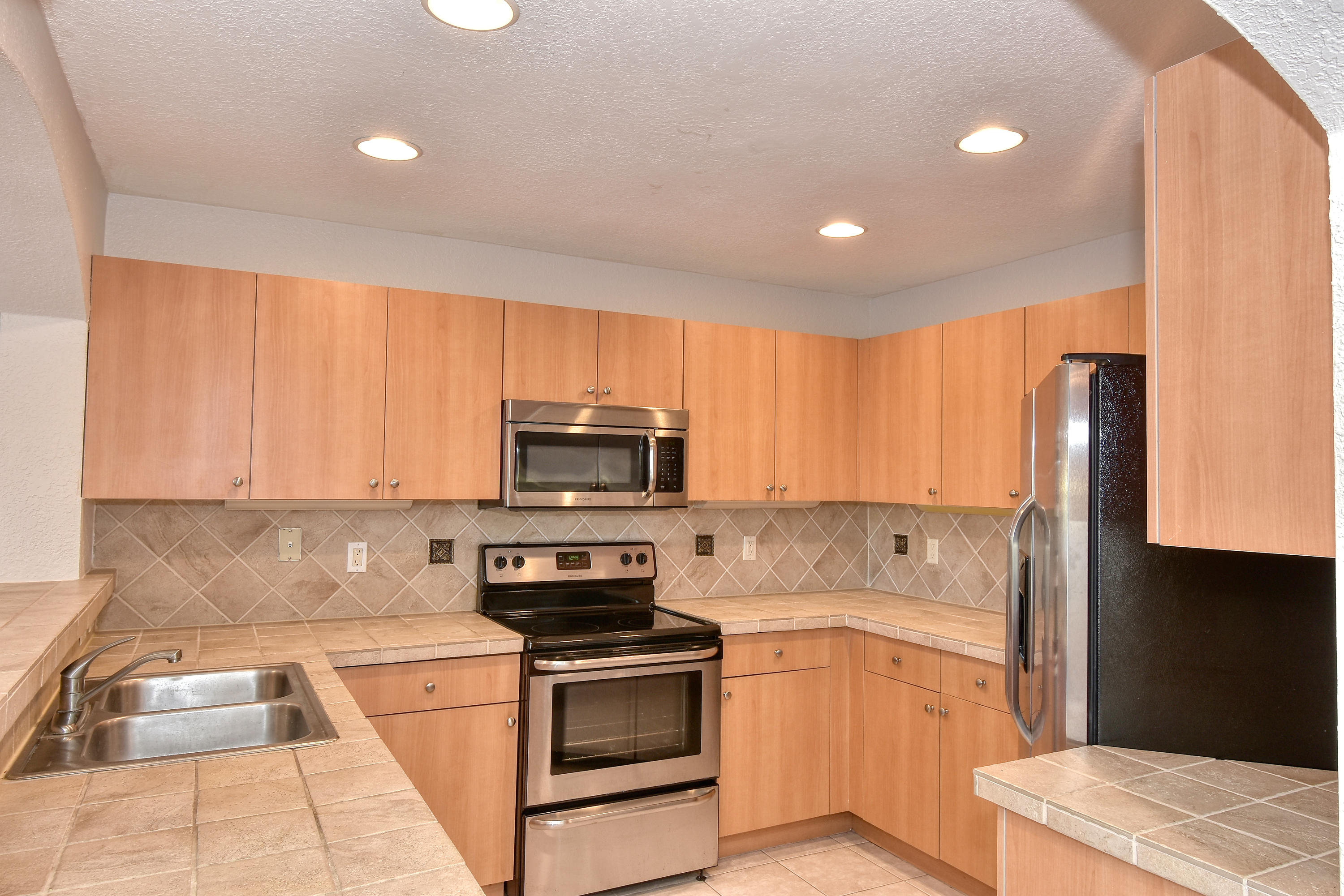1162 Imperial Lake Road West Palm Beach, FL 33413 - Photo 9 of 21 7BB16C6D-A81A-4033-B687-ECE60FC2A8C5