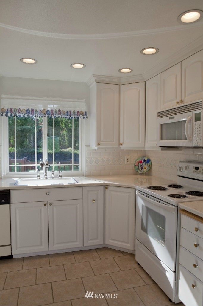 13531 Southeast 162nd Street Renton, WA 98058 - Photo 7 of 24 Gallery Image 7
