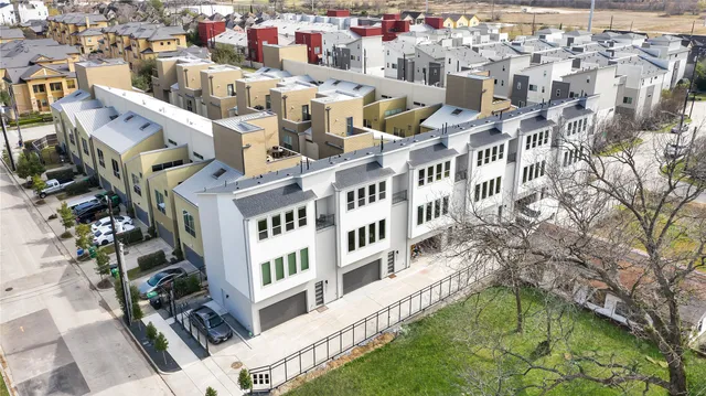 a view of building with yard