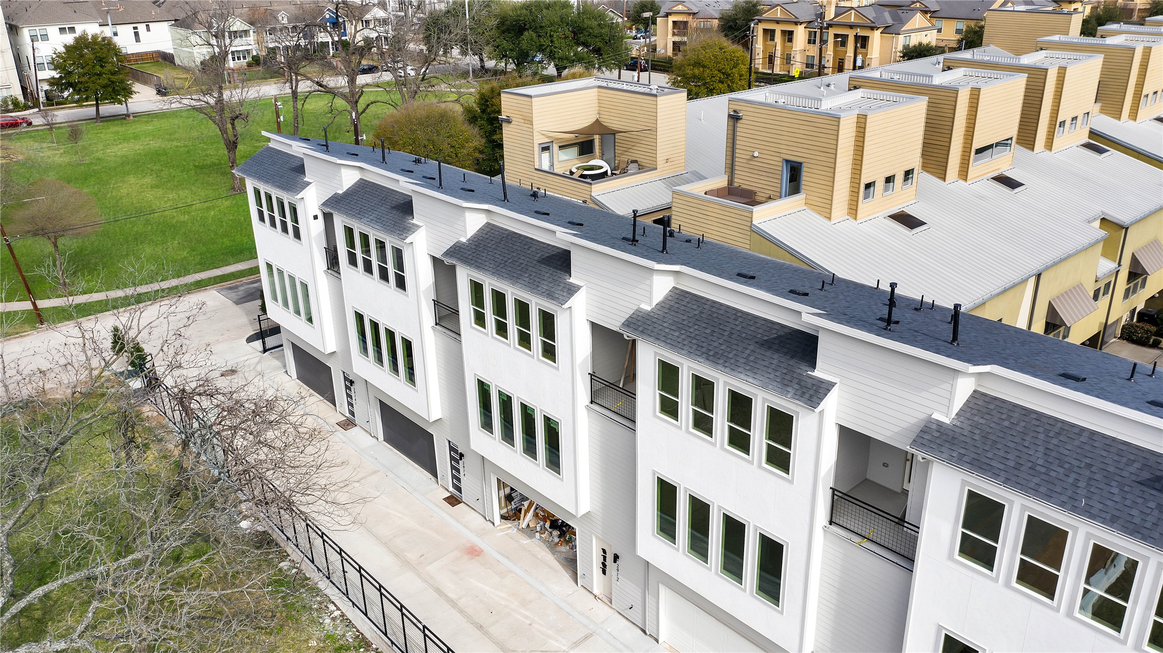 2916 Cline Street Houston, TX 77020 - Photo 3 of 19 a view of a building with a yard
