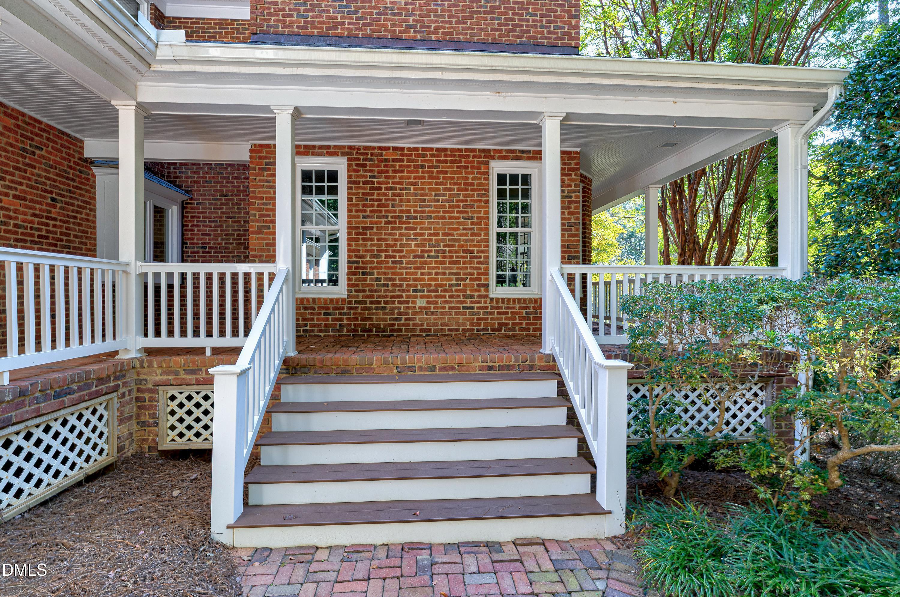 6825 Mactavish Way Raleigh, NC 27613 - Photo 5 of 100 Scene-6