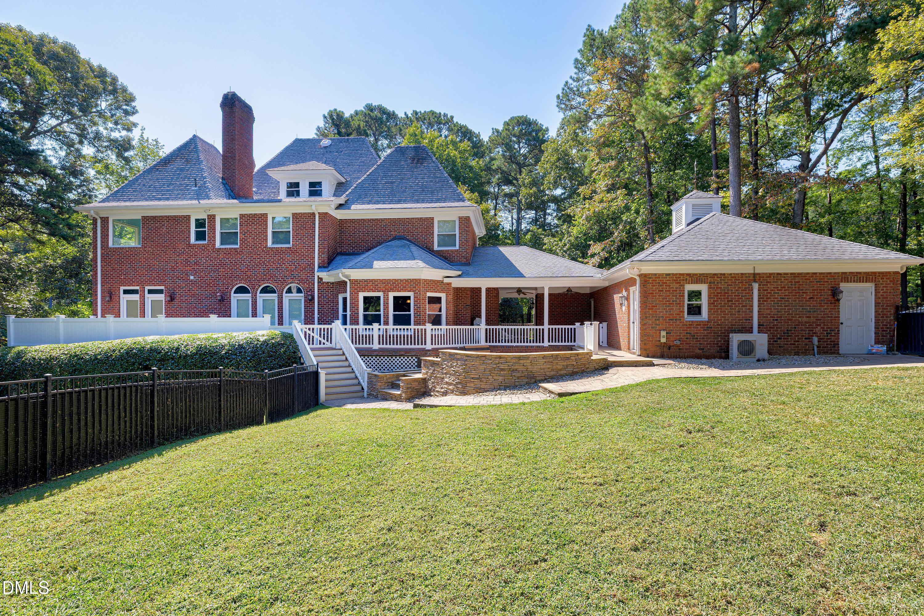 6825 Mactavish Way Raleigh, NC 27613 - Photo 59 of 100 Scene-16