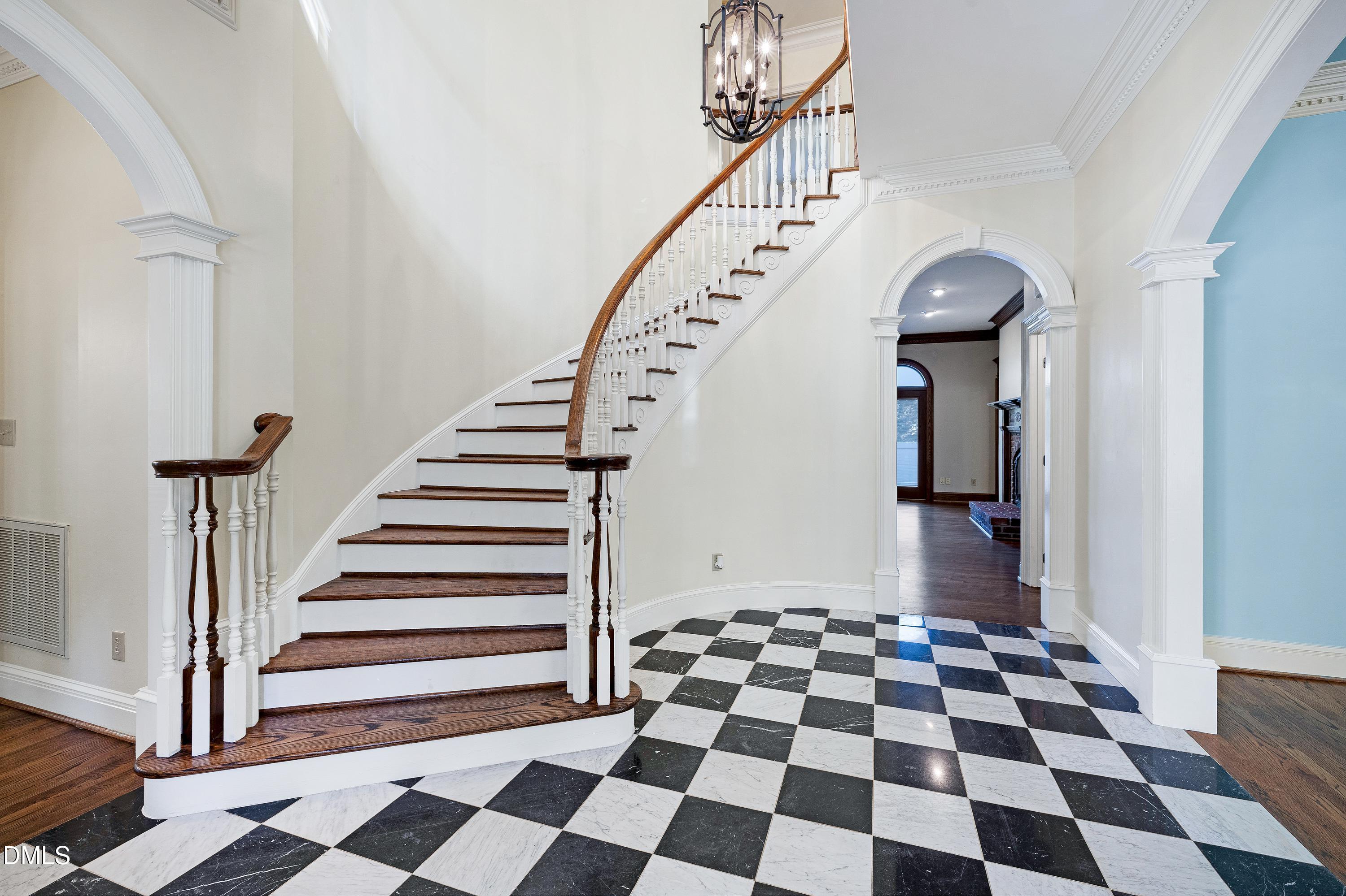 6825 Mactavish Way Raleigh, NC 27613 - Photo 10 of 100 Scene-10