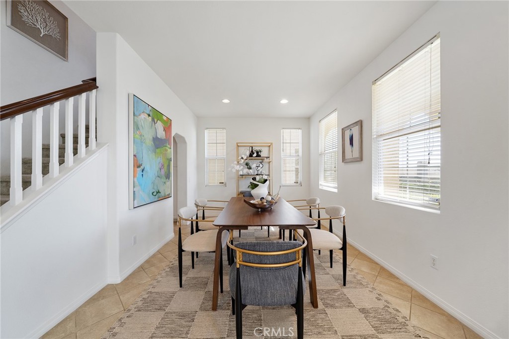 661 East Lavender Way Azusa, CA 91702 - Photo 11 of 48
