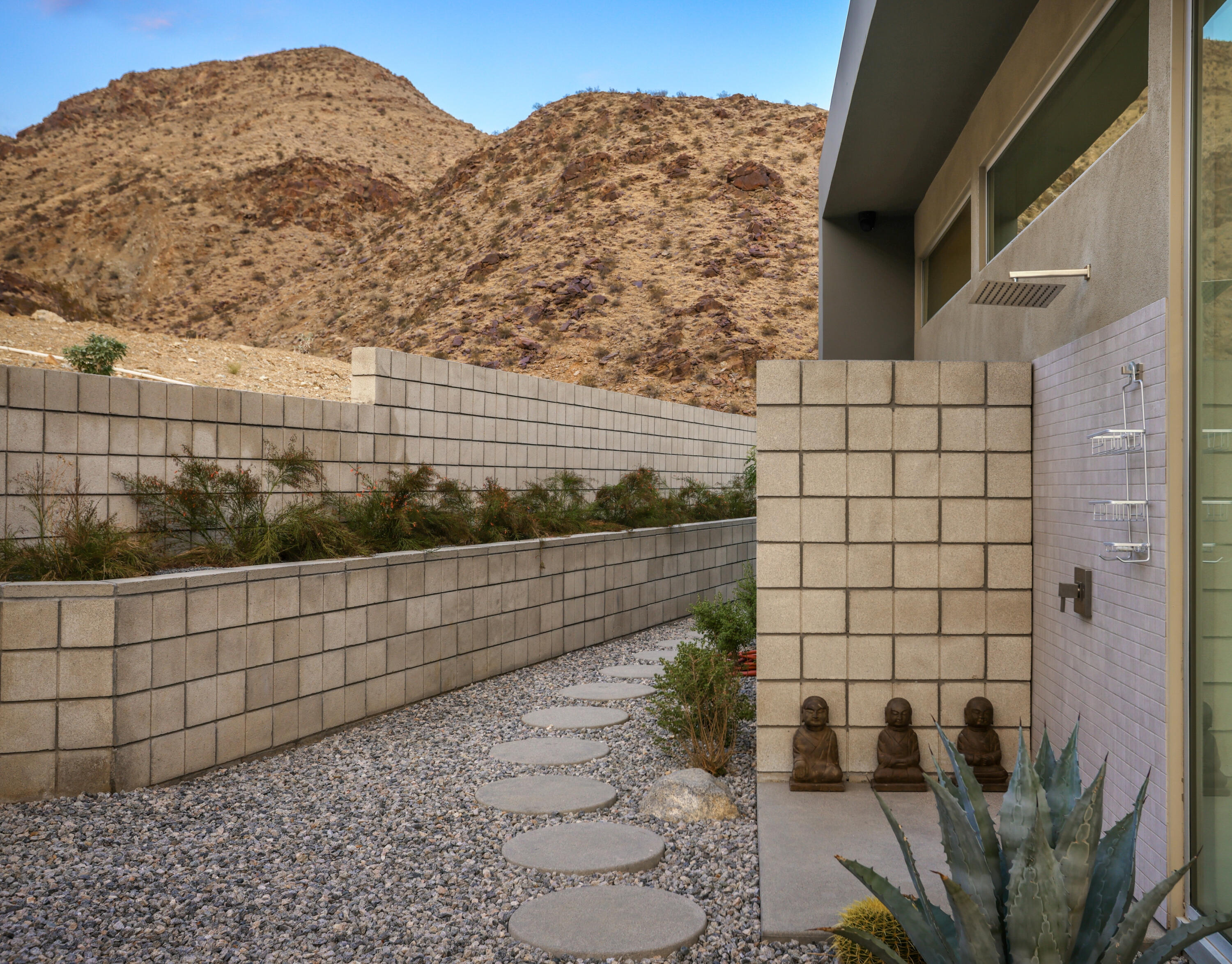1747 Pinnacle Point Palm Springs, CA 92264 - Photo 30 of 76 a view of a terrace