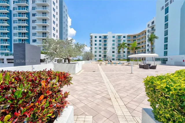 $2,800 | 140 South Dixie Highway, Unit 527, Hollywood, FL 33020