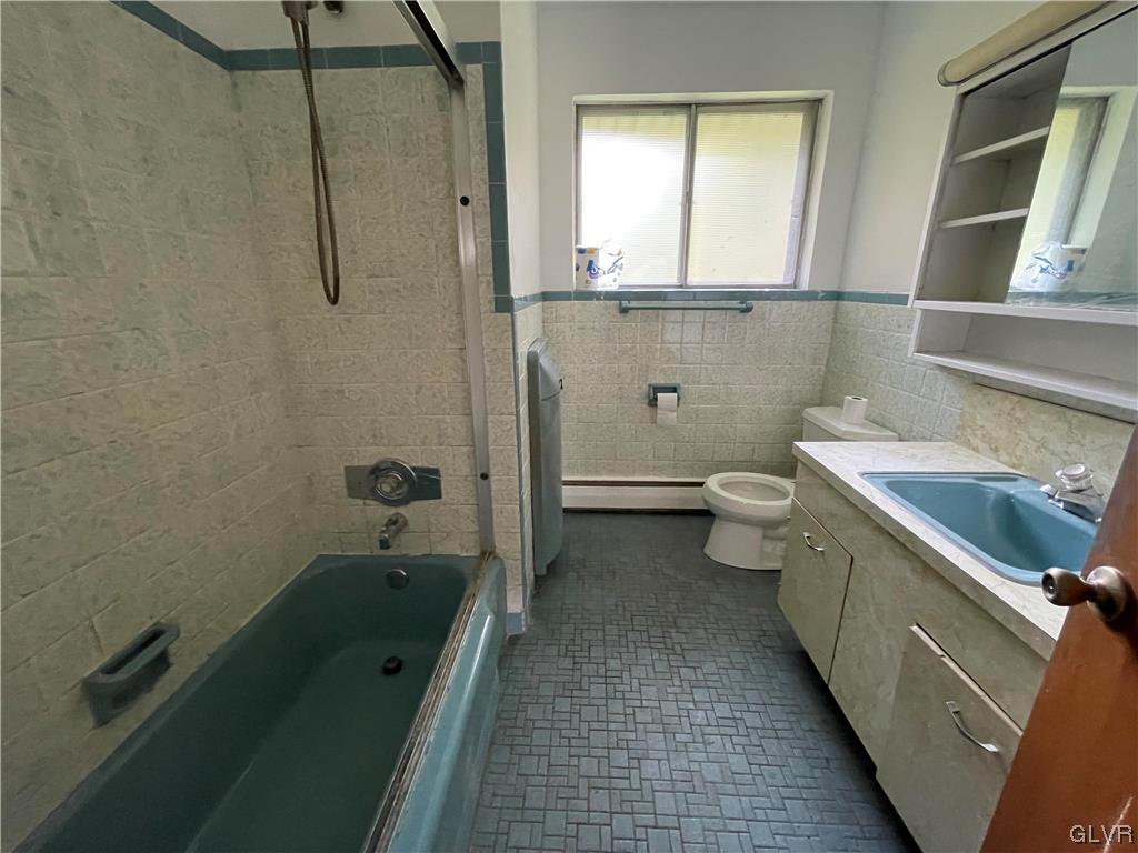 1660 Stoke Park Road Bethlehem, PA 18017 - Photo 8 of 17 Gallery Image 8