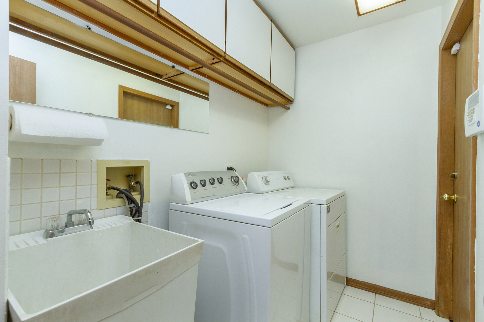 Undisclosed Address Schaumburg, IL 60193 - Photo 12 of 32