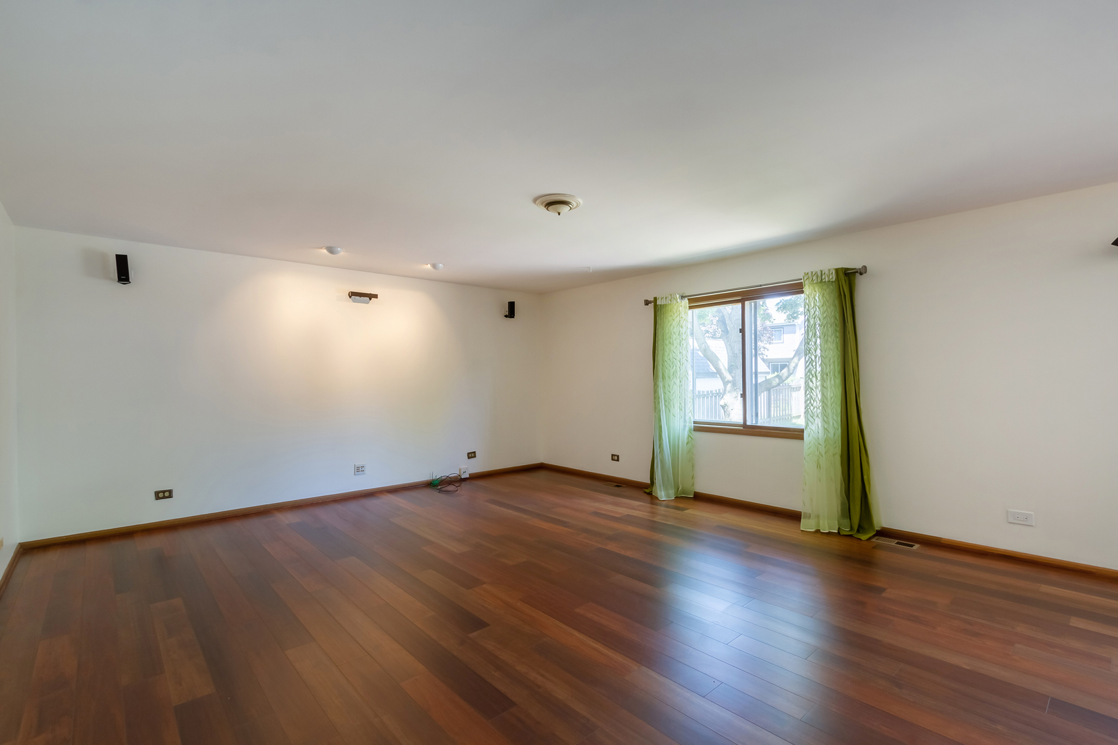 Undisclosed Address Schaumburg, IL 60193 - Photo 14 of 32