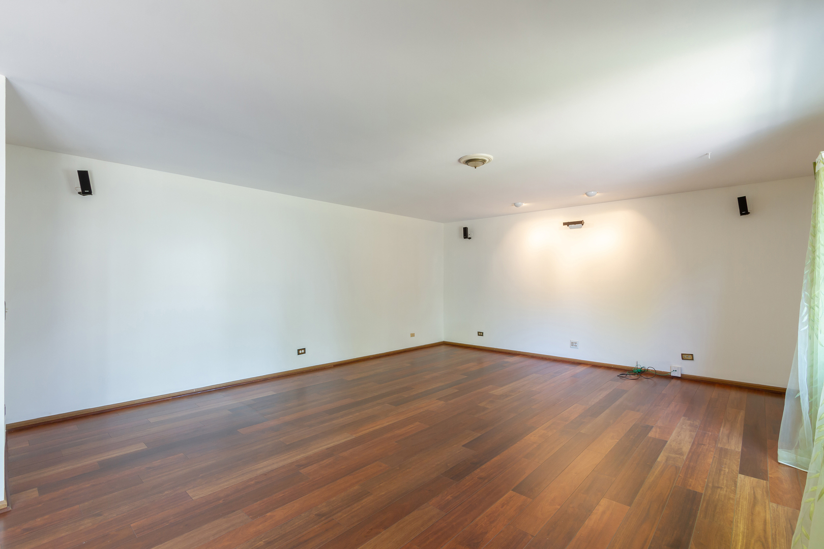 Undisclosed Address Schaumburg, IL 60193 - Photo 15 of 32