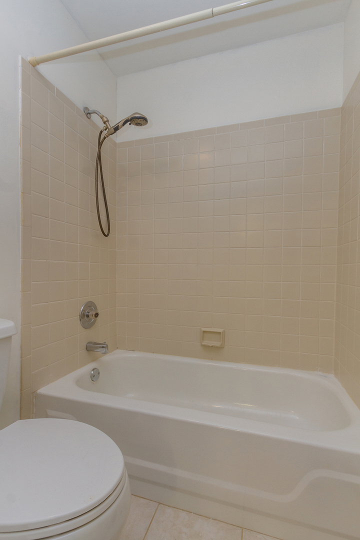 Undisclosed Address Schaumburg, IL 60193 - Photo 19 of 32