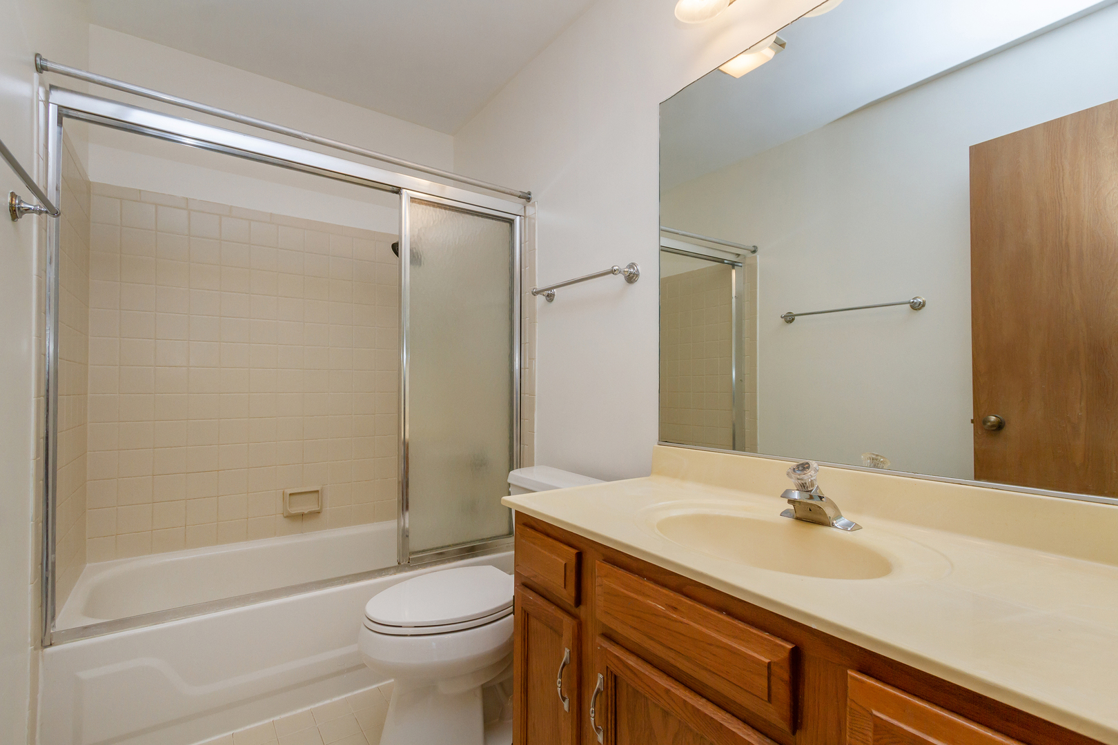 Undisclosed Address Schaumburg, IL 60193 - Photo 25 of 32