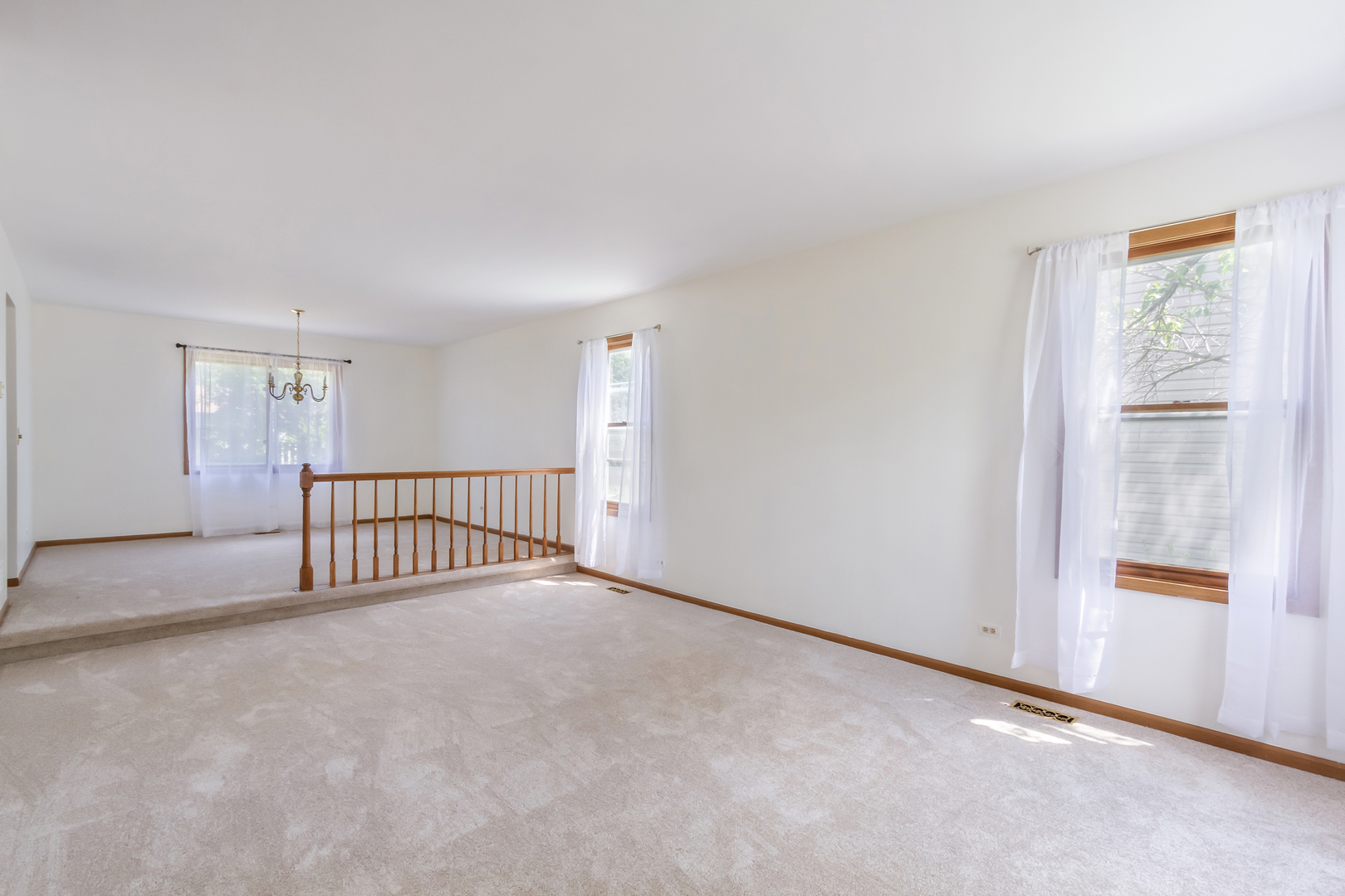 Undisclosed Address Schaumburg, IL 60193 - Photo 4 of 32